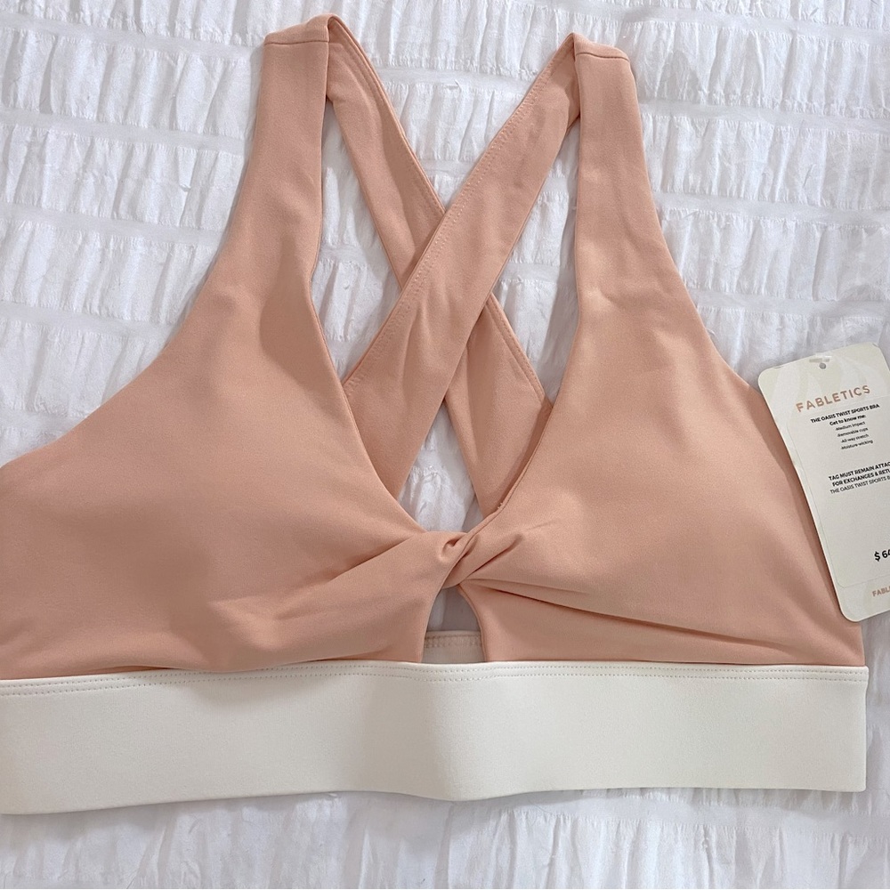Fabletics The Oasis Twist Sports Bra - Size Medium